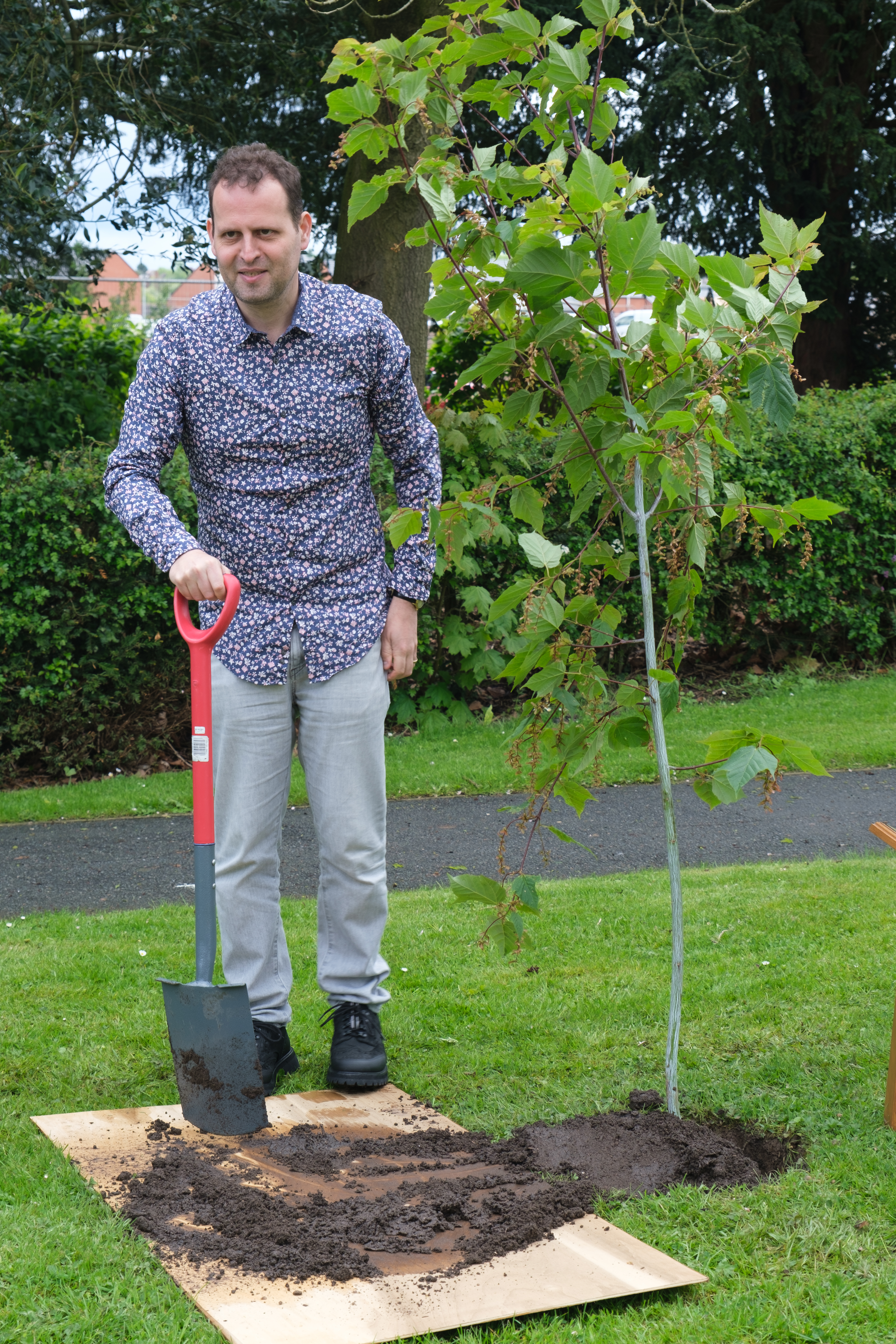 Derbyshire Healthcare hosts Doctors in Distress tree planting event to raise awareness around suicide in healthcare