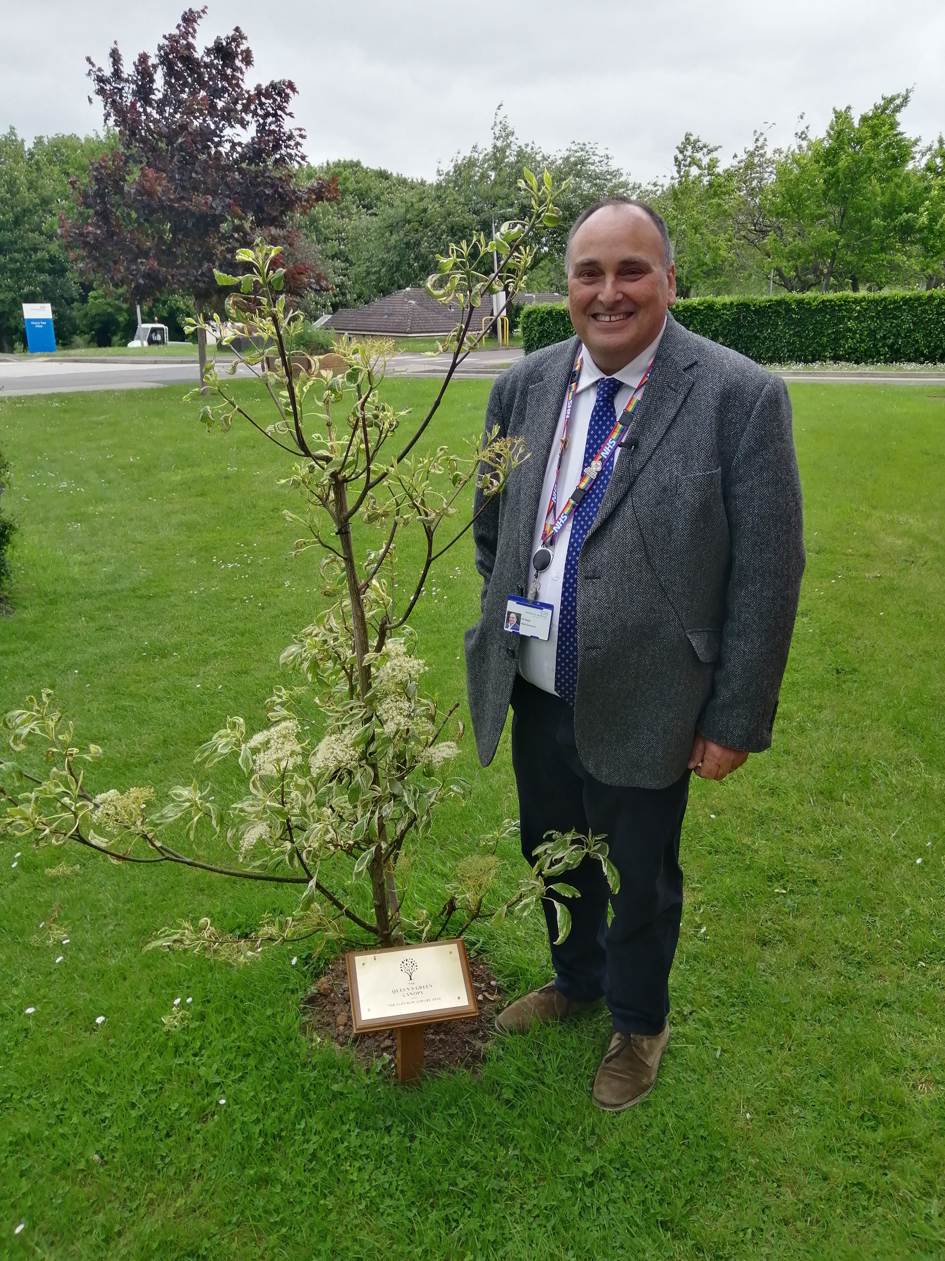Derbyshire Healthcare ‘plants a tree for the Jubilee’ in honour of the Queen’s 70 years of service
